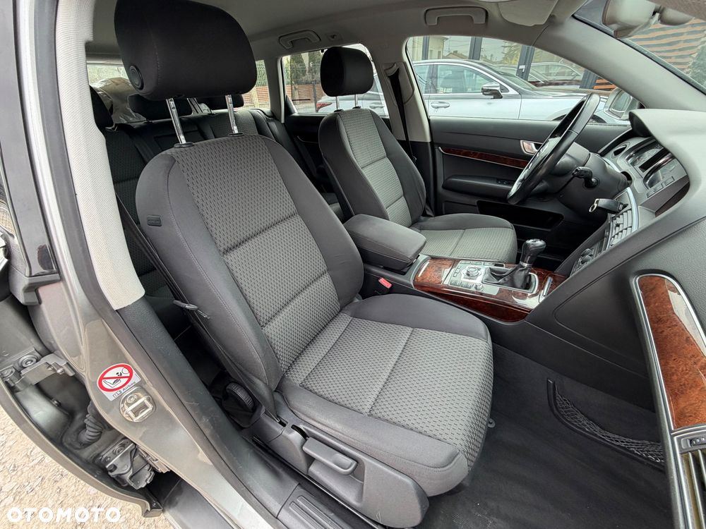 Audi A6 Avant 2.4 - 32