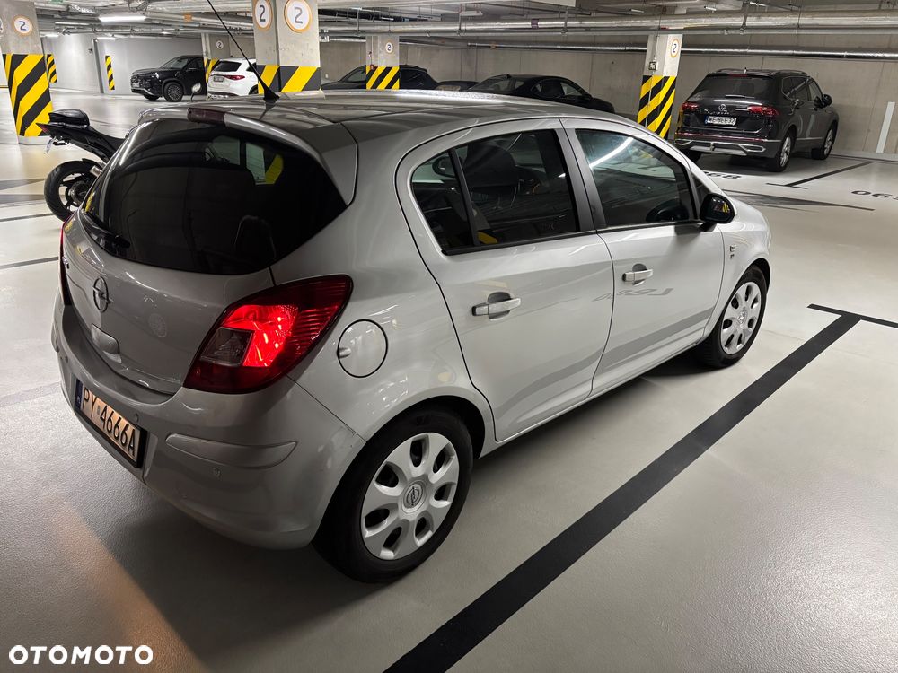 Opel Corsa 1.4 16V Innovation 110 Jahre - 3