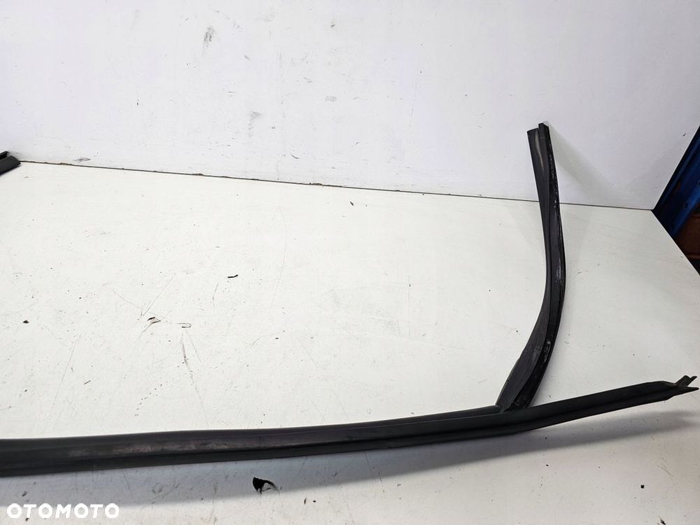 USZCZELKA DRZWI LEWY PRZÓD AUDI A3 8V SPORTBACK 8V4837439A - 3