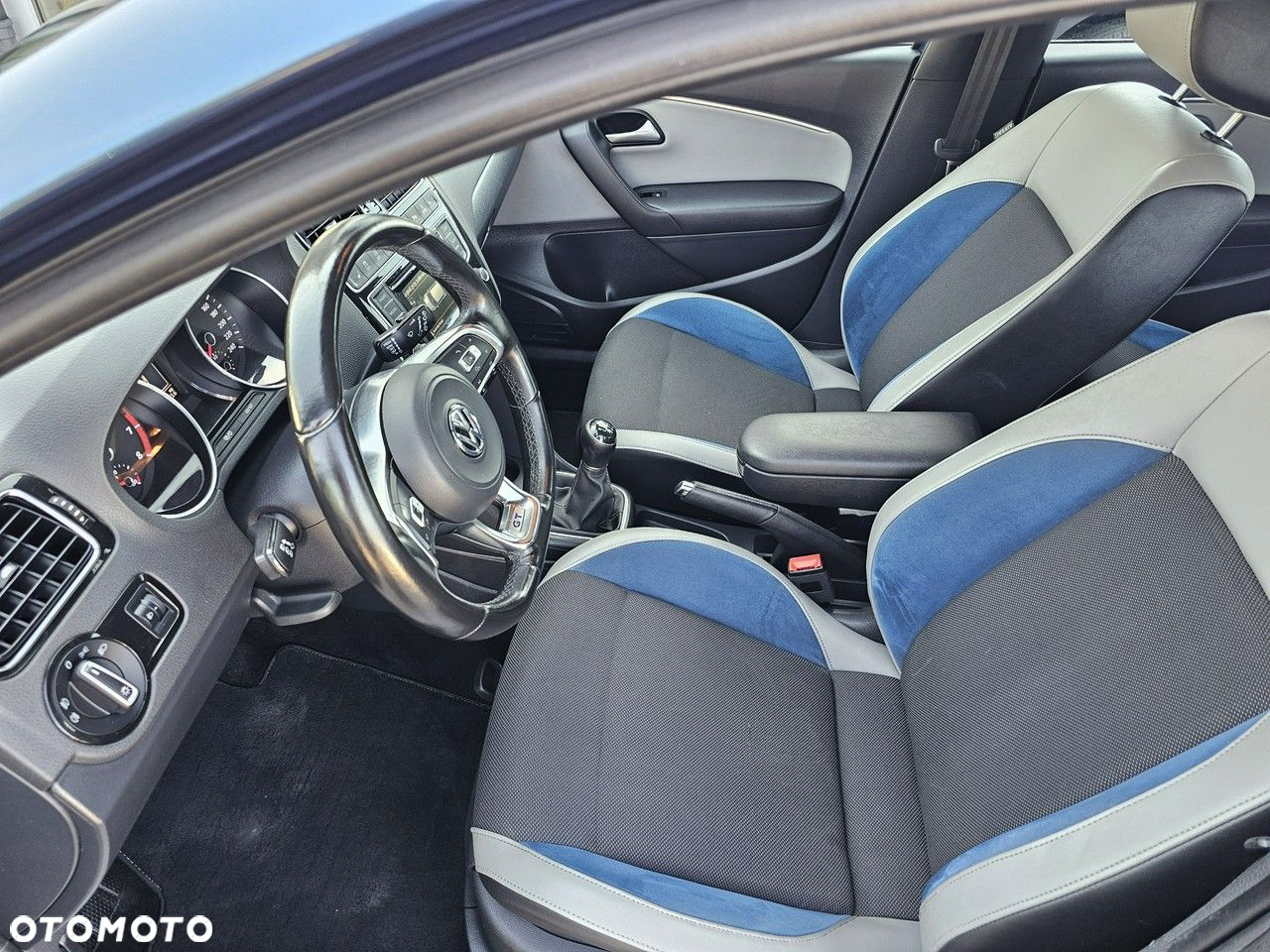 Volkswagen Polo 1.4 TSI ACT BlueGT - 29