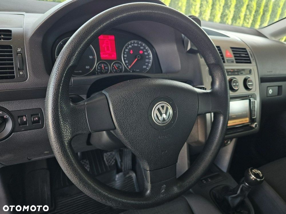 Volkswagen Touran - 13