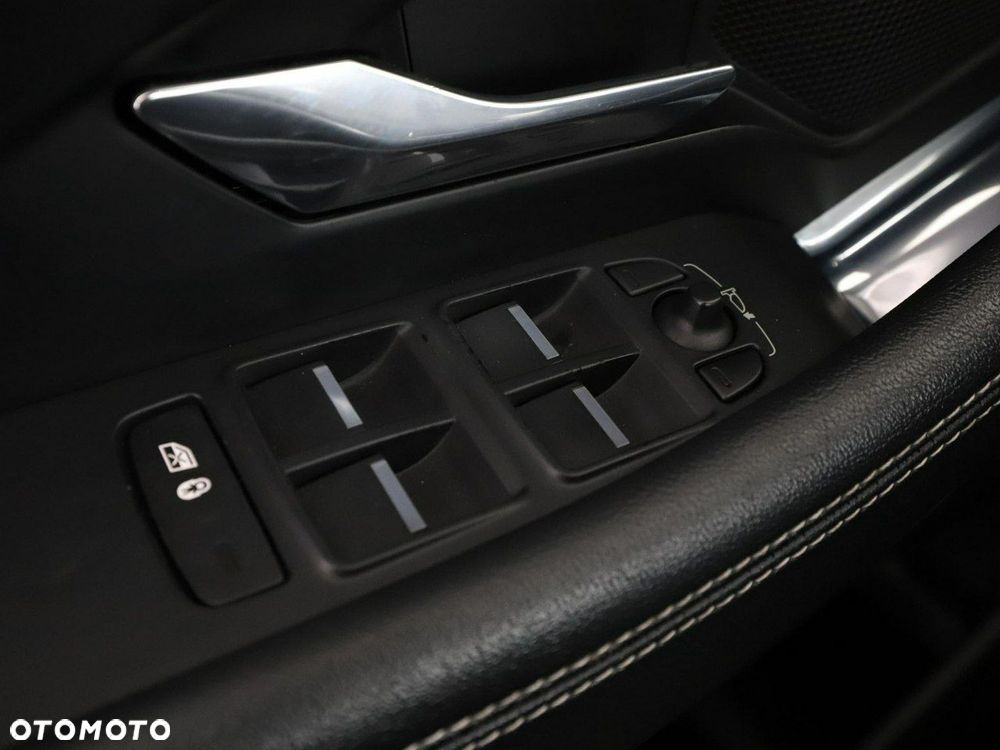 Jaguar E-Pace 2.0 i4D AWD R-Dynamic S - 36