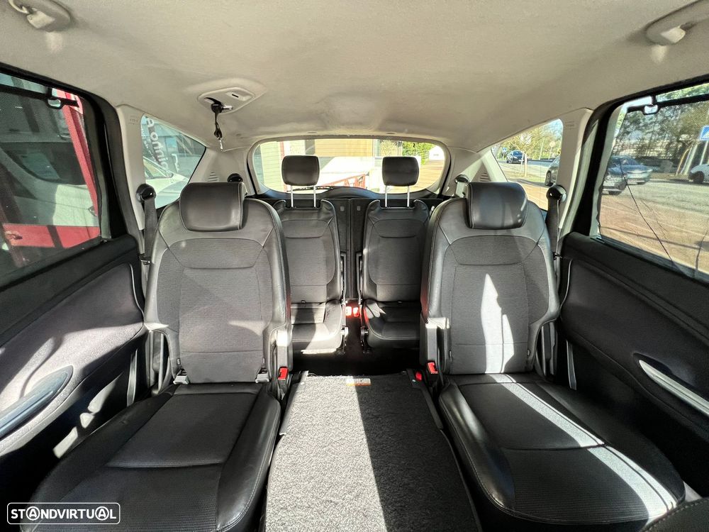 Ford S-Max 2.0 TDCi Titanium 7L - 6