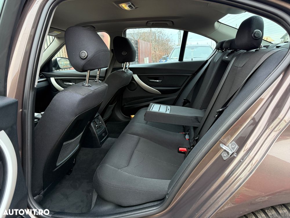 BMW Seria 3 316i - 8
