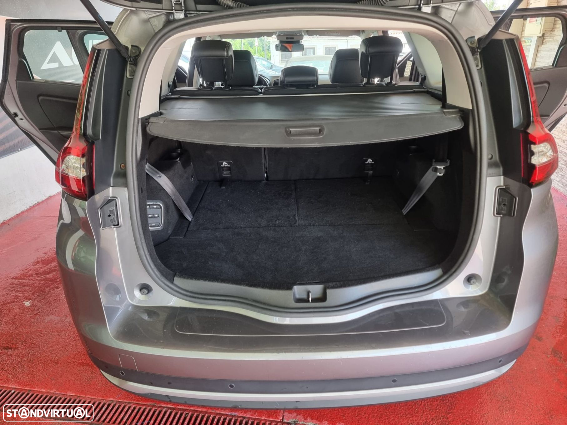 Renault Grand Scénic 1.6 dCi Intens SS - 26