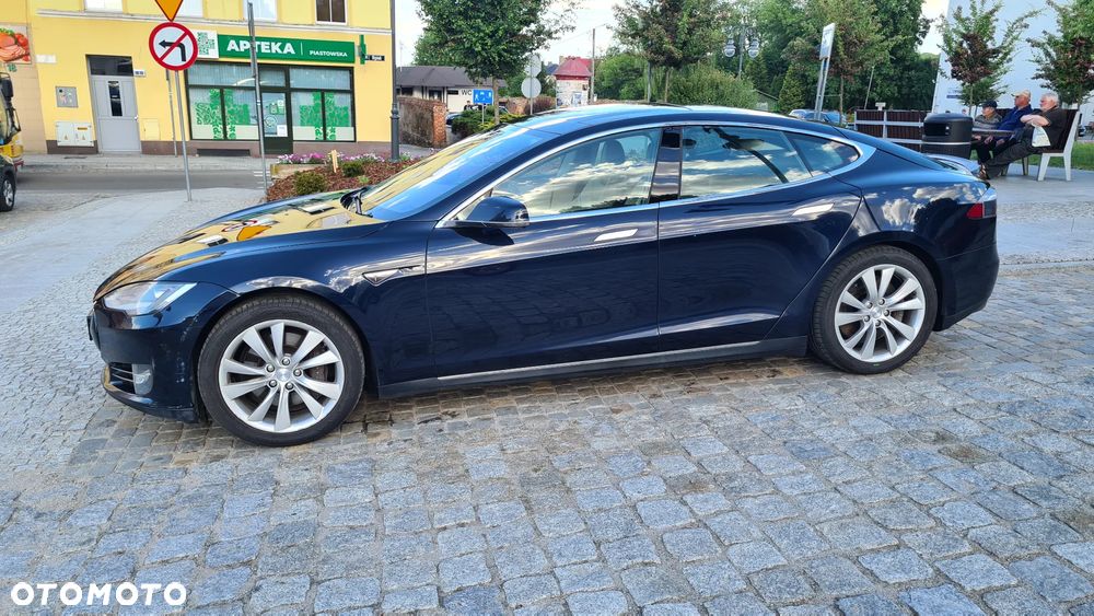 Tesla Model S - 13