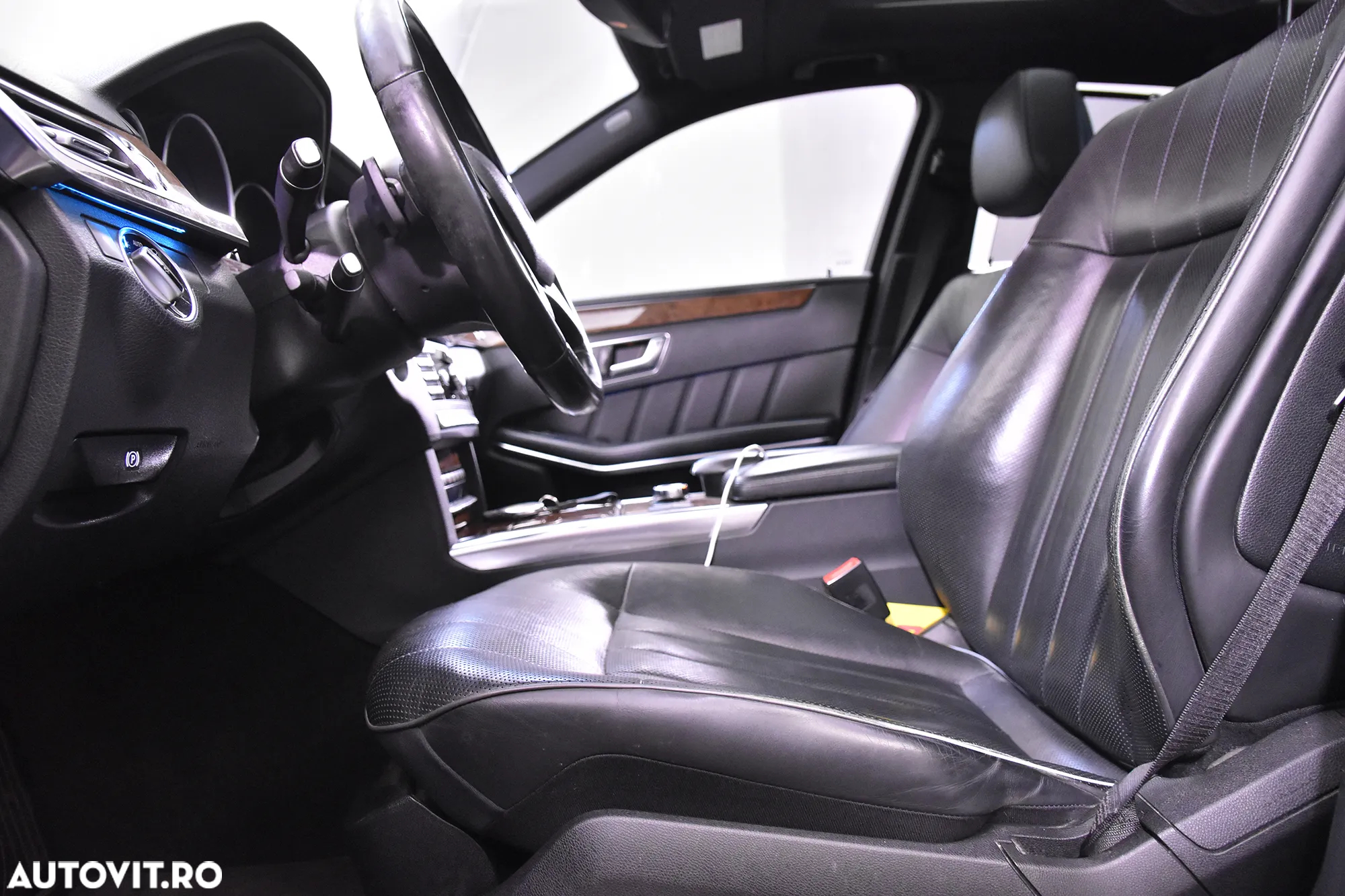 Mercedes-Benz E 250 CDI 4MATIC Aut. - 27