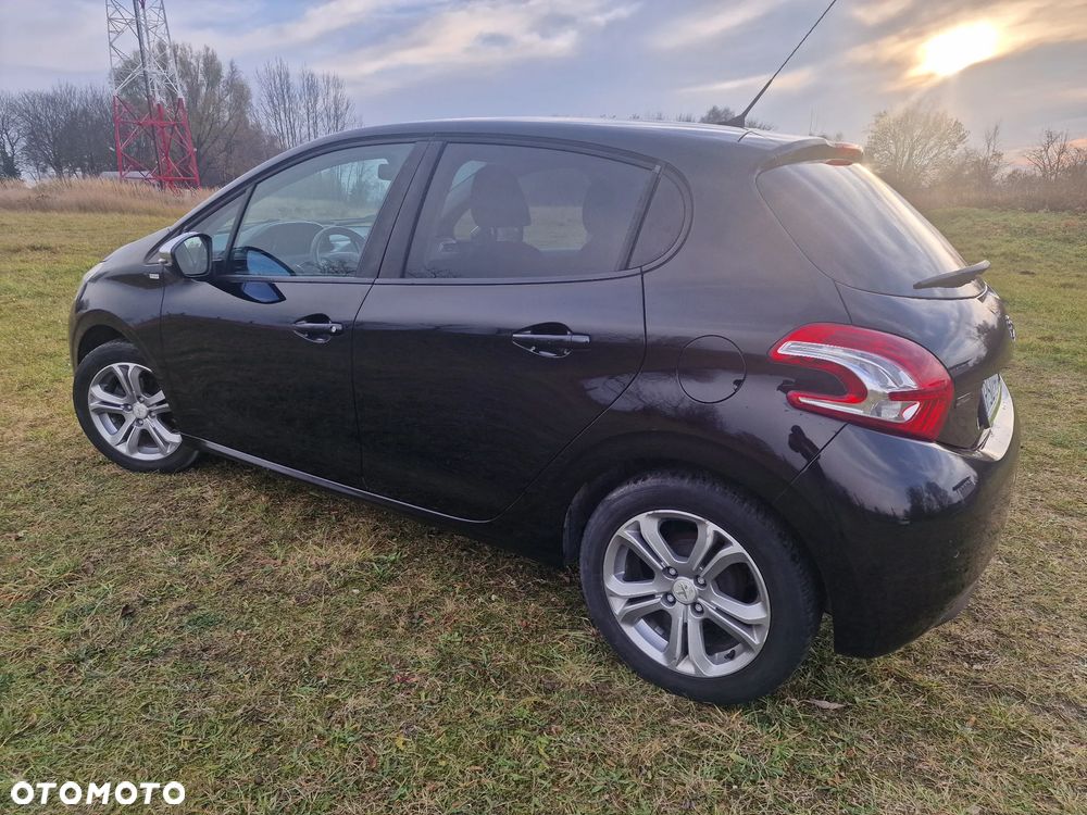 Peugeot 208 82 PureTech Style - 6