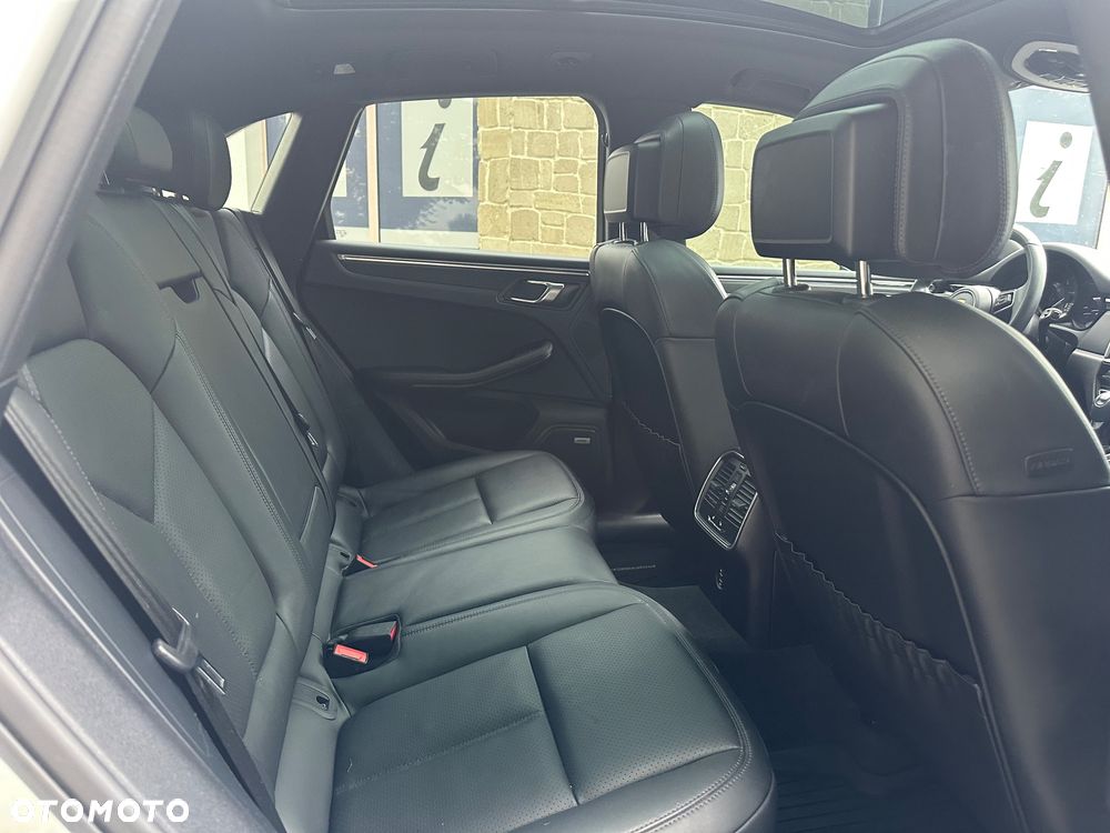 Porsche Macan Standard - 30