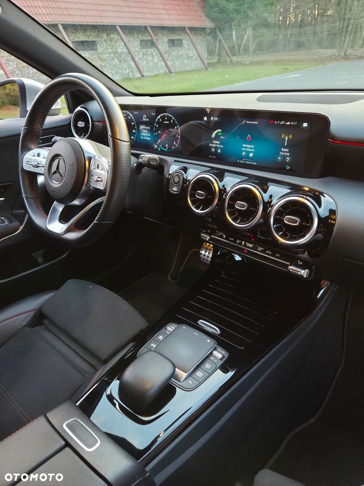 Mercedes-Benz Klasa A 180 AMG Line 7G-DCT - 18