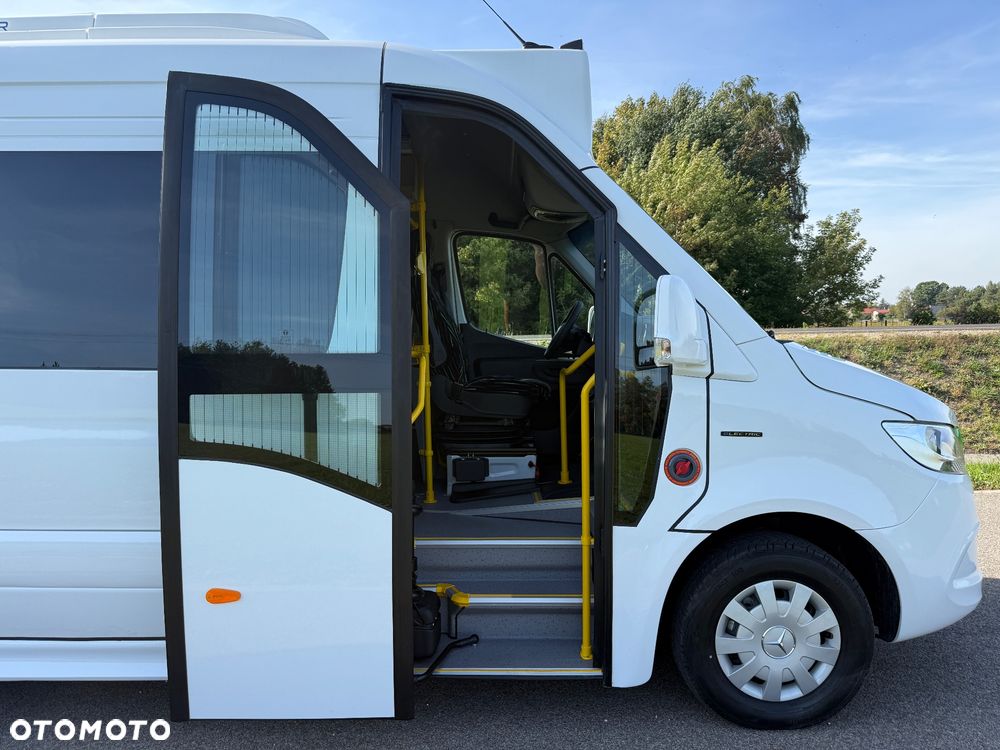 Mercedes-Benz ESprinter 420 - 29