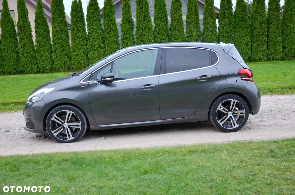 Peugeot 208 - 2
