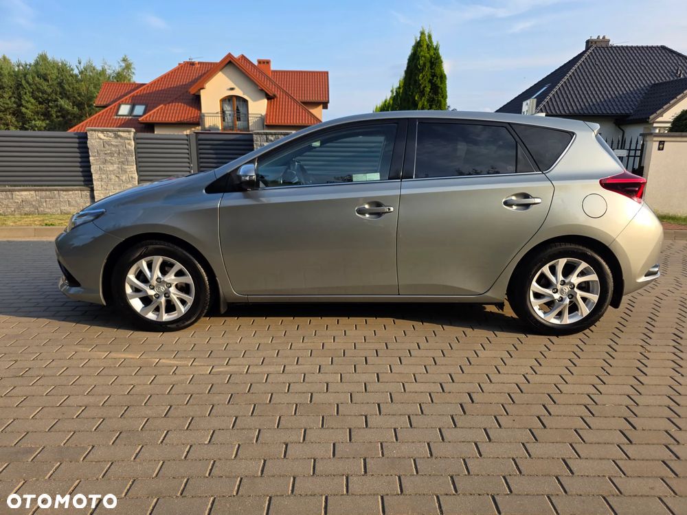 Toyota Auris 1.6 Premium - 14