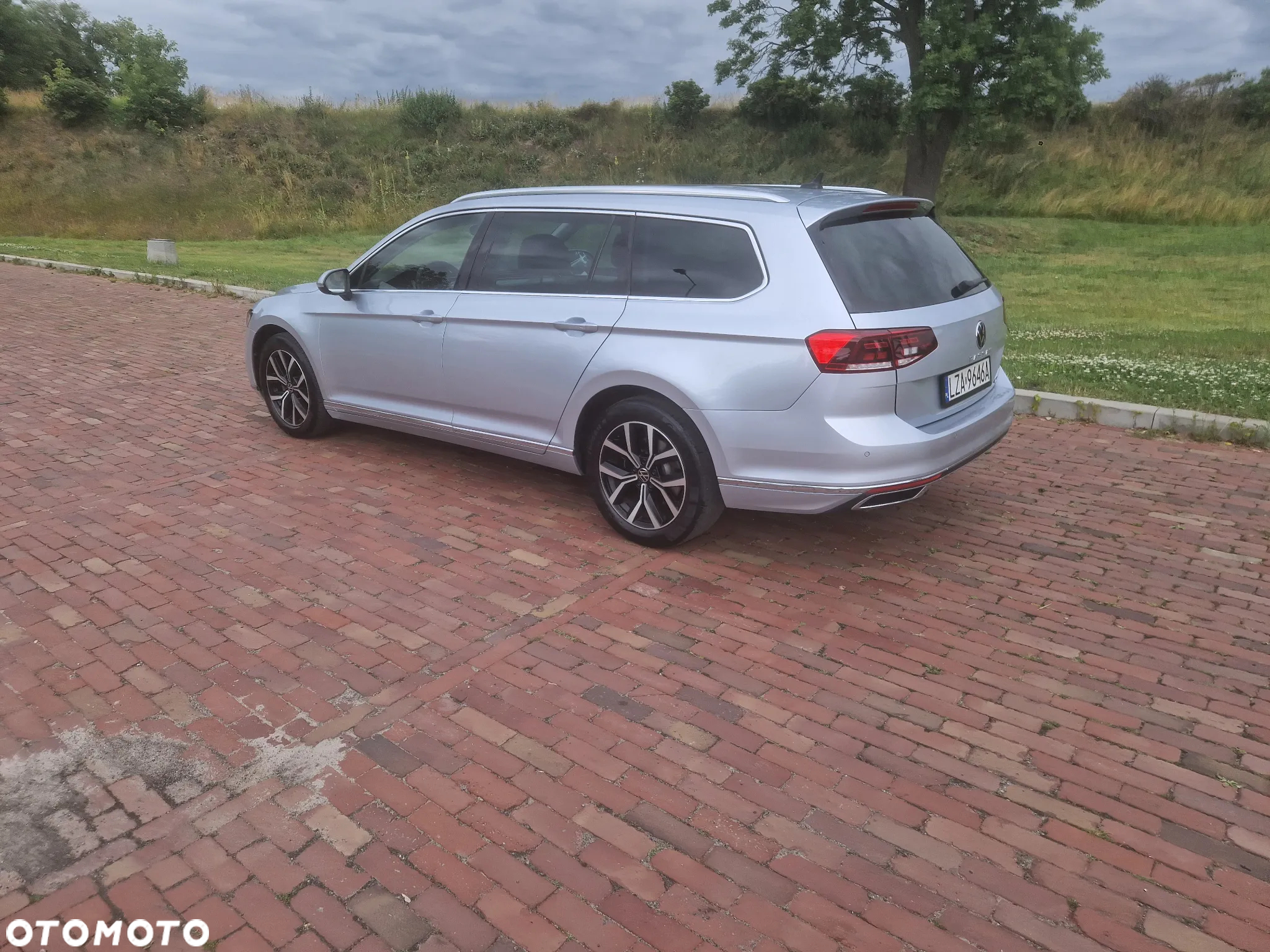 Volkswagen Passat 2.0 TDI 4Mot Elegance DSG - 8