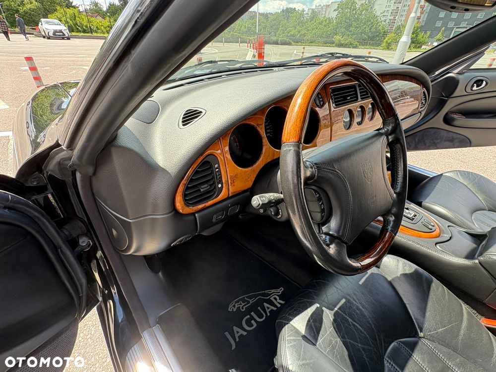 Jaguar XK - 7