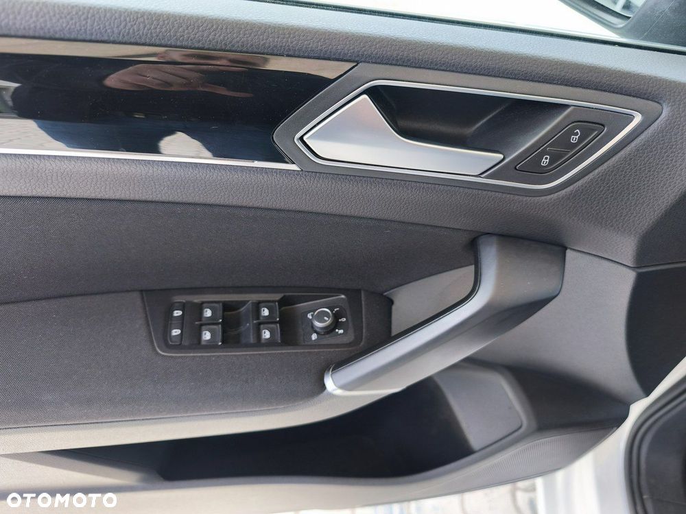 Volkswagen Touran 1.5 TSI EVO Highline DSG - 17