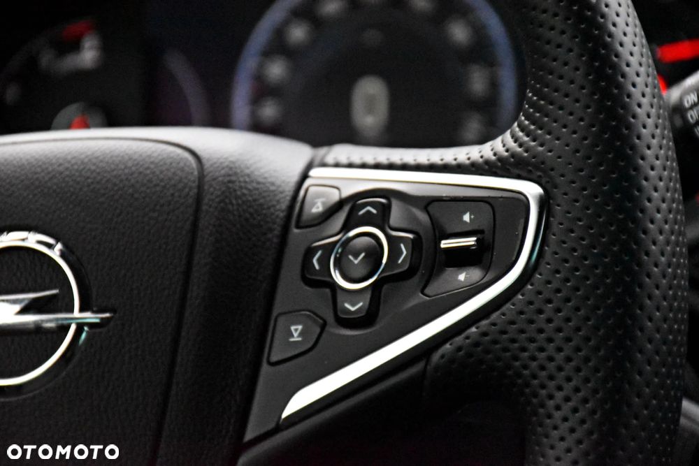 Opel Insignia 2.0 CDTI Cosmo S&S - 32