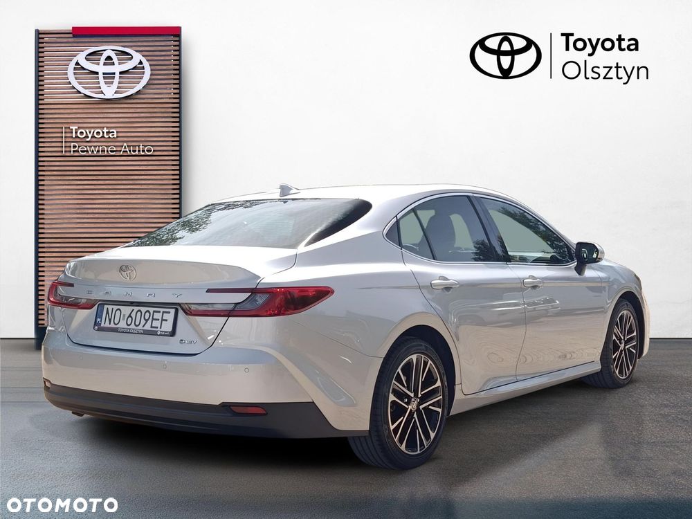Toyota Camry - 5