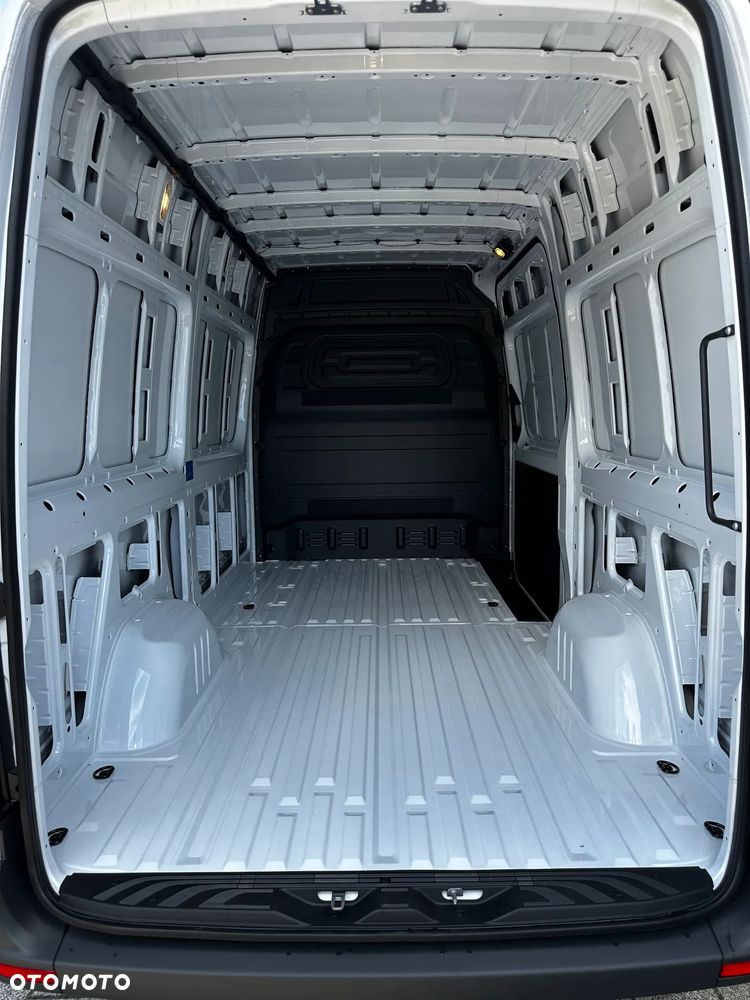 Mercedes-Benz Sprinter - 26