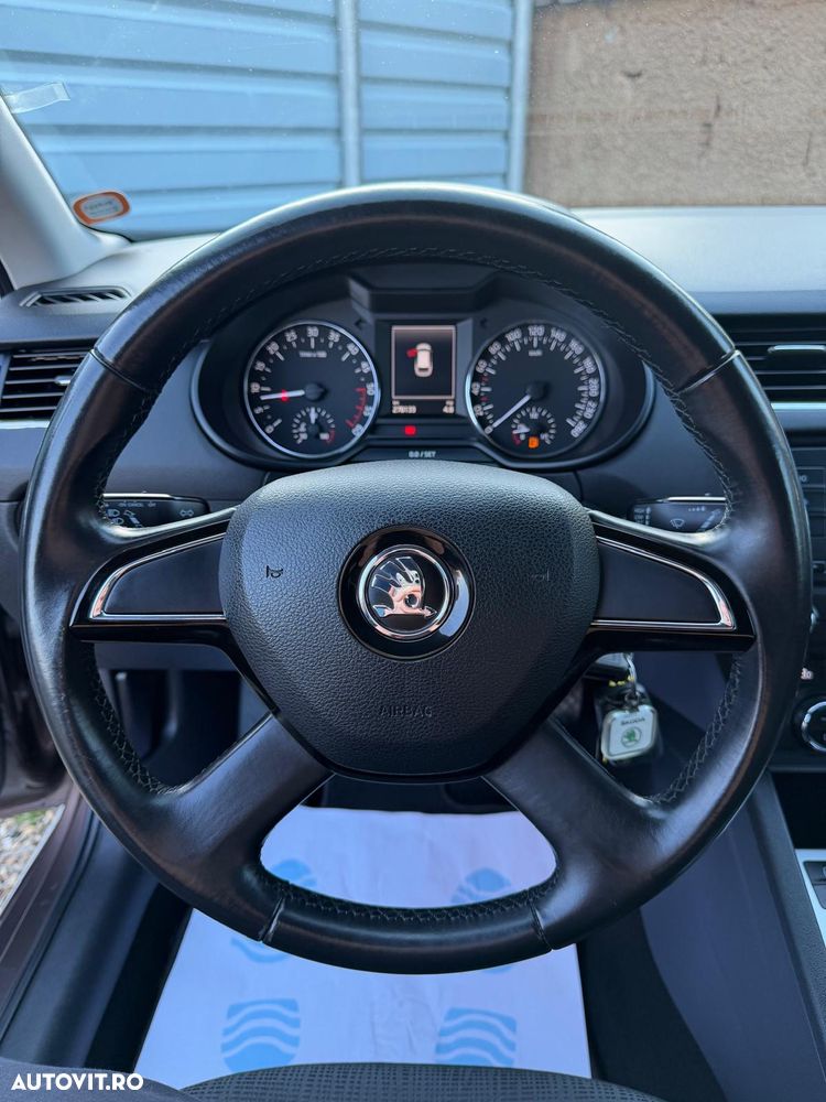 Skoda Octavia 1.6 TDI DPF Elegance - 11