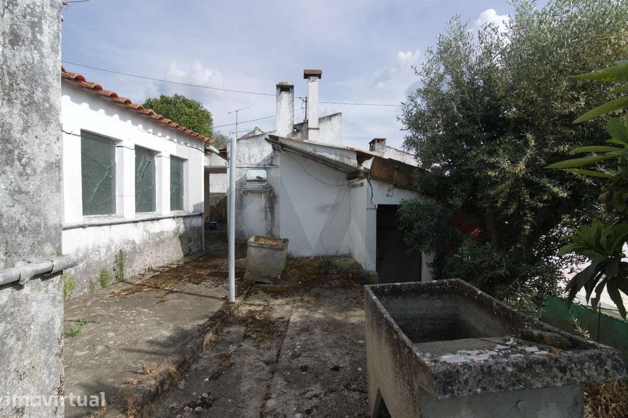 Venda de moradia T2 para remodelar - Oportunidade de investimento - Ar - Grande imagem: 4/14