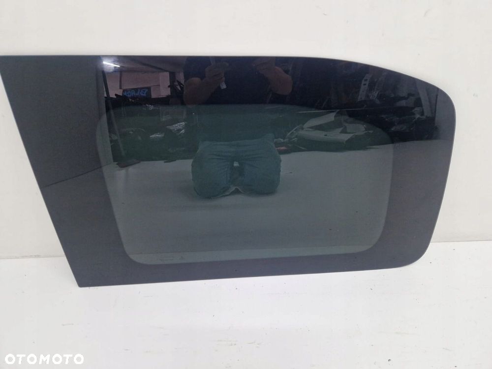Szyba Boczna karoseryjna prawa Toyota Proace C Zafira Life