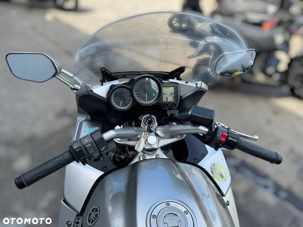 Yamaha FJR - 16