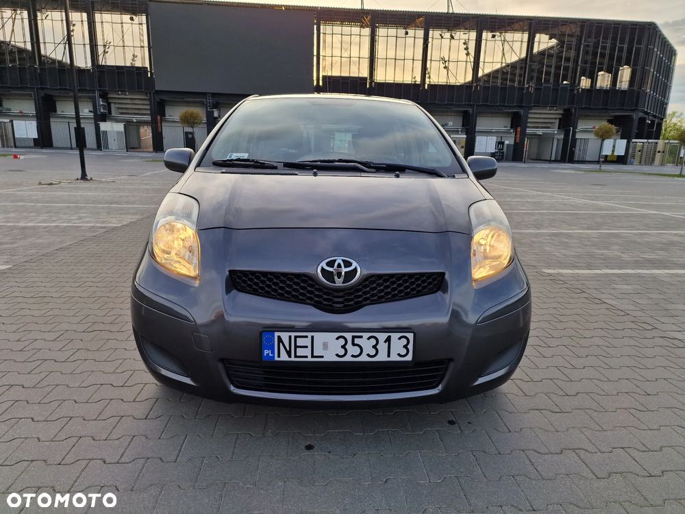 Toyota Yaris 1.0 Premium - 11