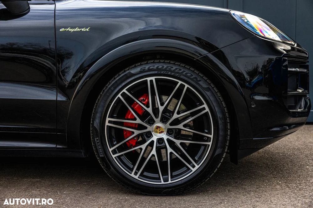 Porsche Cayenne Coupe E-Hybrid - 9