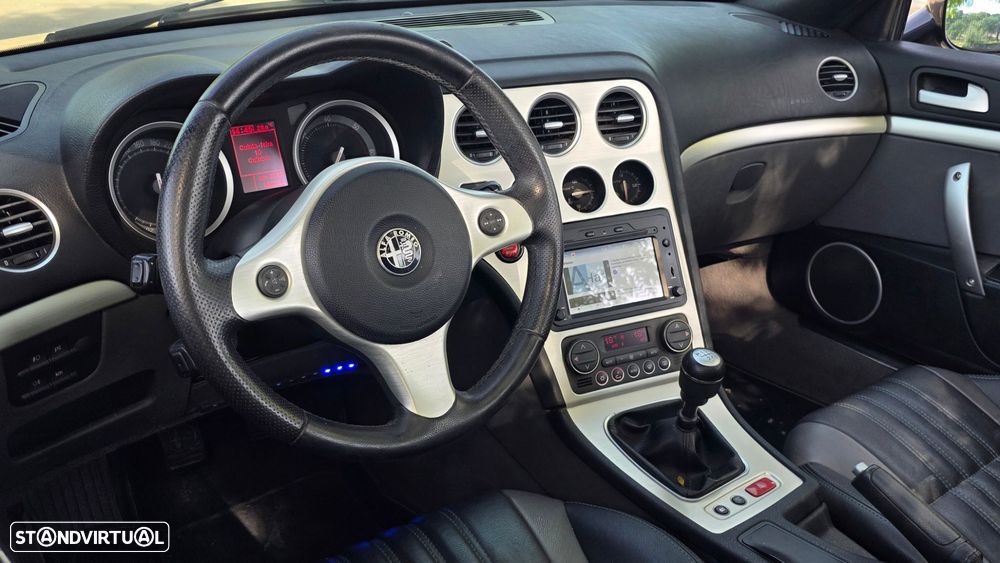 Alfa Romeo Spider 2.4 JTDm - 21