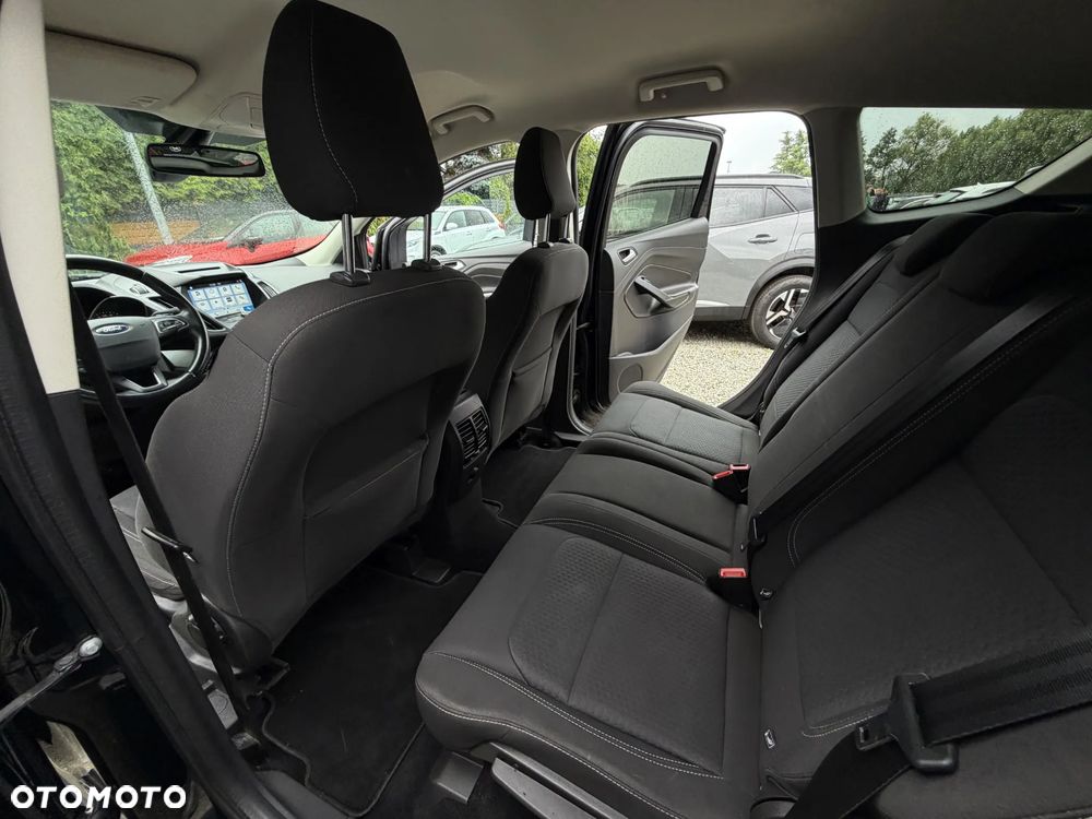 Ford Kuga 2.0 TDCi 2x4 Titanium - 17