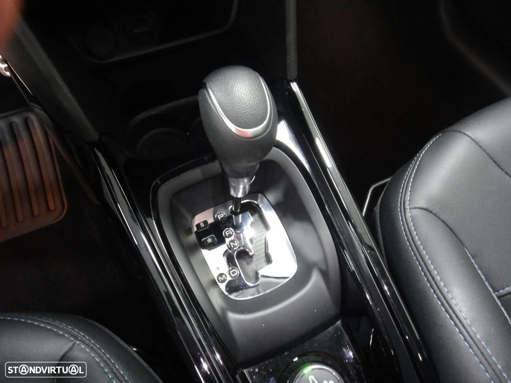 Peugeot 2008 PureTech 110 GPF Stop&Start EAT6 Crossway - 28