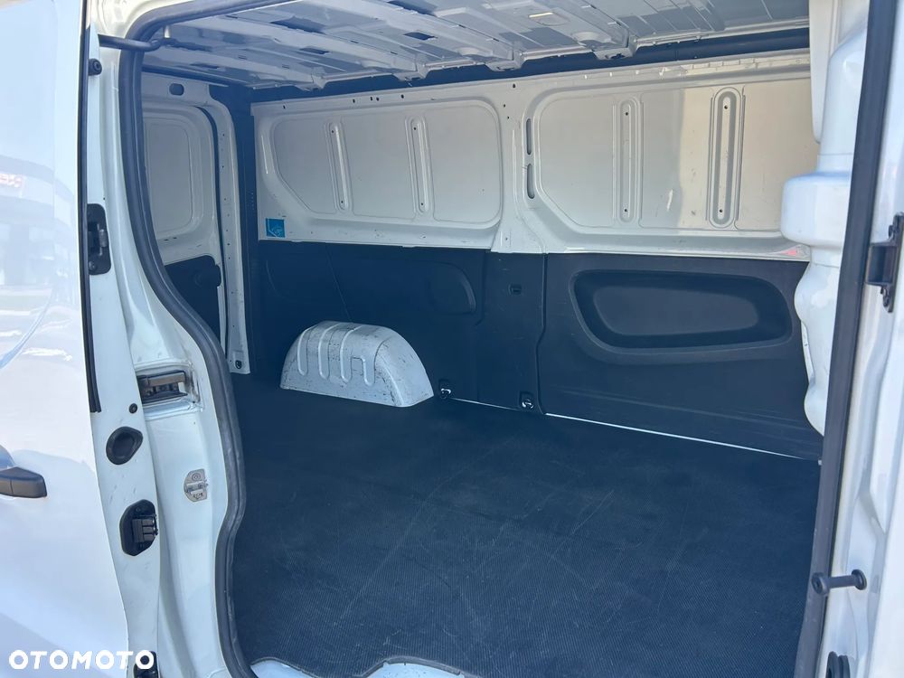 Opel VIVARO - 19