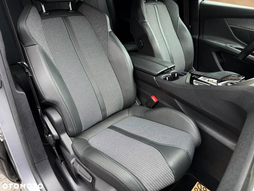 Peugeot 5008 BlueHDI 130 EAT8 Allure Pack - 32