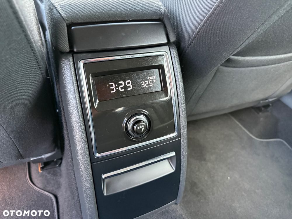 Skoda Superb 2.0 TDI DSG Elegance - 14