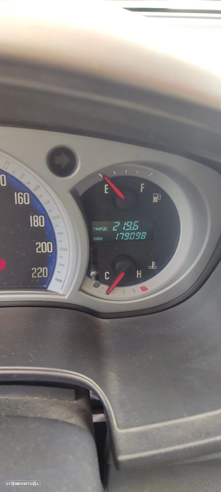 Isuzu D-Max 2.5 DTi CD 2WD L CM - 6