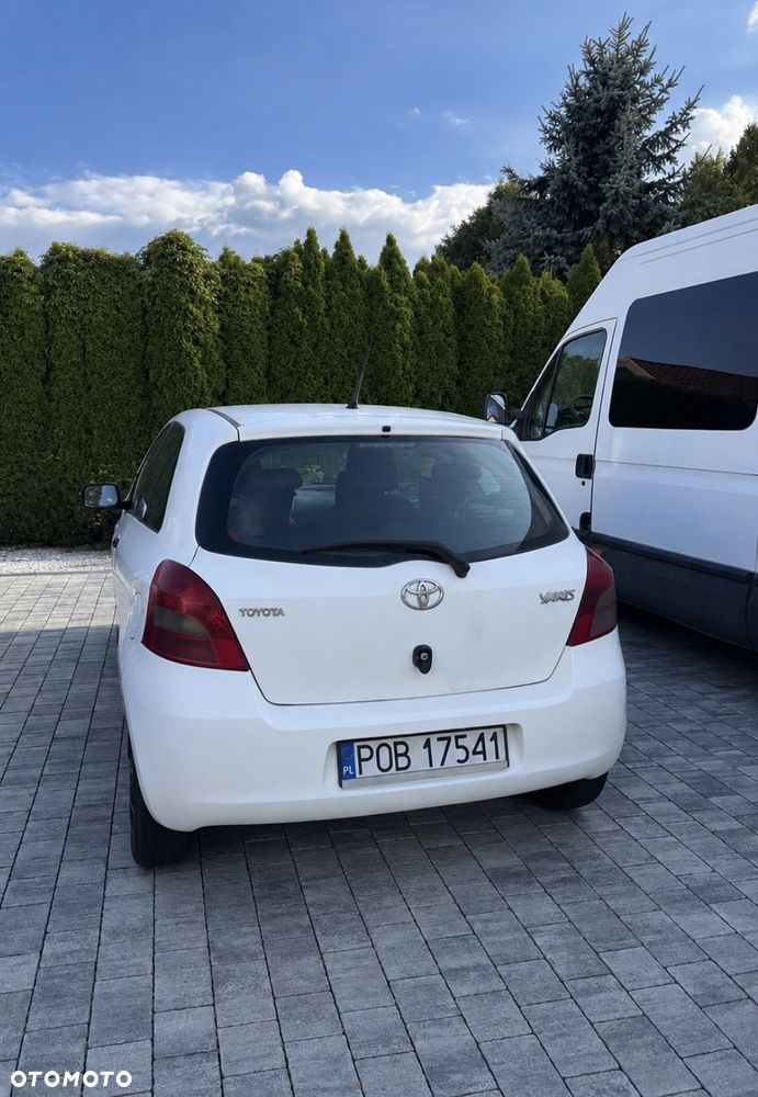 Toyota Yaris 1.0 Terra - 4