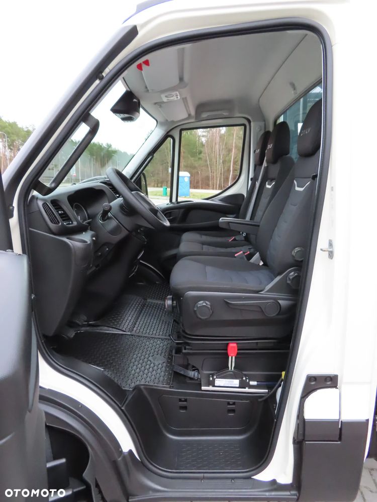 Iveco DAILY 70C16 Wywrotka Siatkowa Kiper Wywrot x 3 Strony 4.20 CM Długi 8 E.Palet Renomowanej Firmy ROMCAR Rozstaw Osi 4100 mm HAK 3500 Kg 40 Tys Km Przeb. Stan Auta JAK NOWY - 35