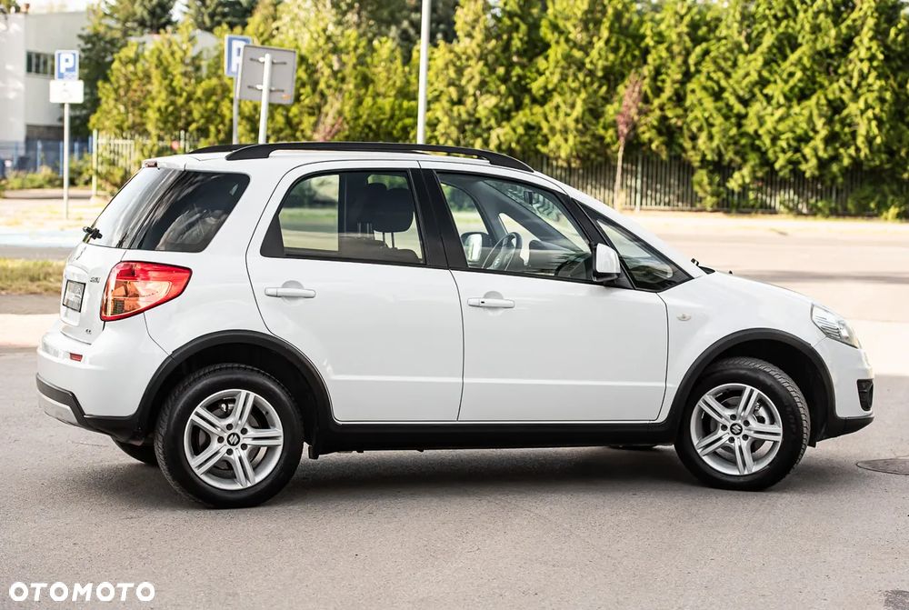 Suzuki SX4 1.6 Premium - 11