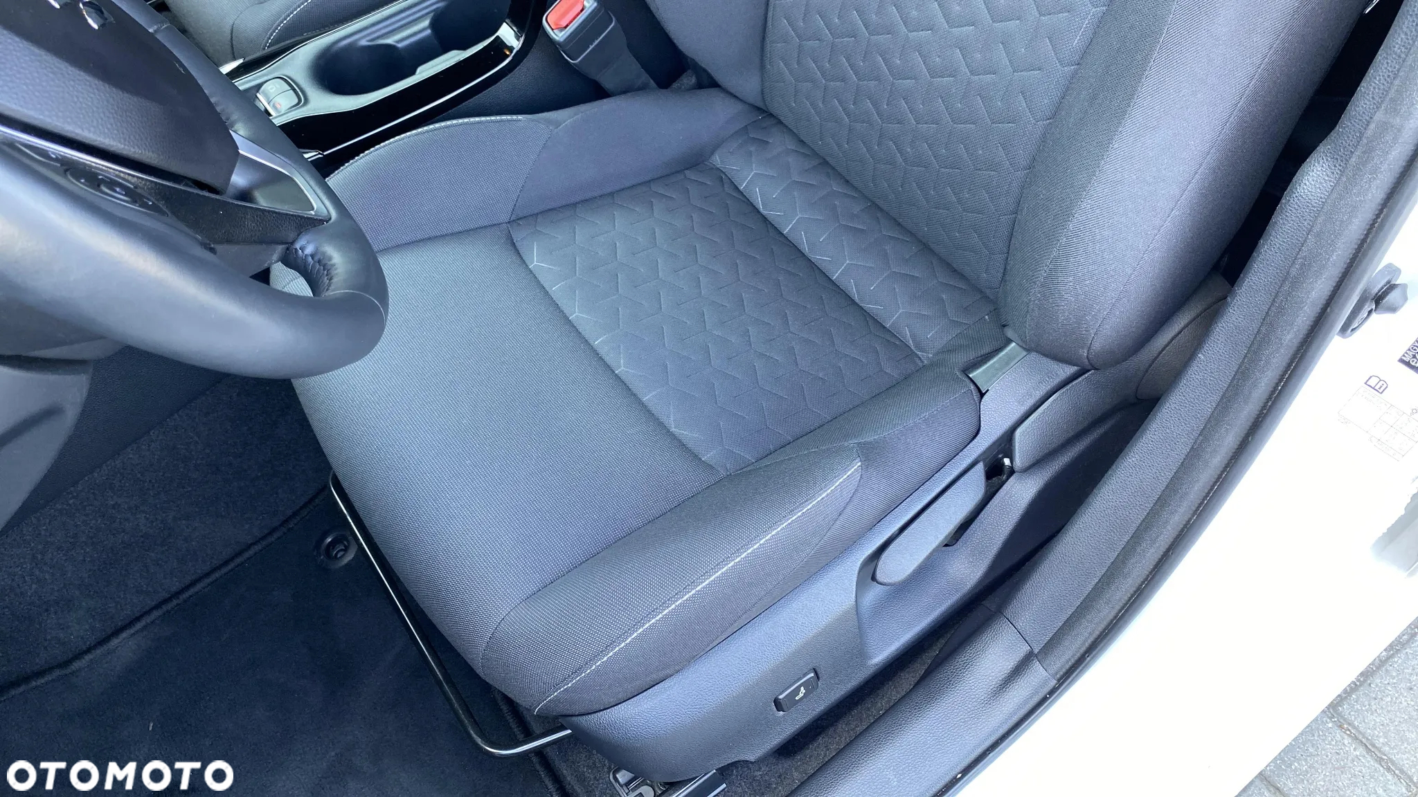 Suzuki Swace 1.8 Hybrid Premium Plus CVT - 11