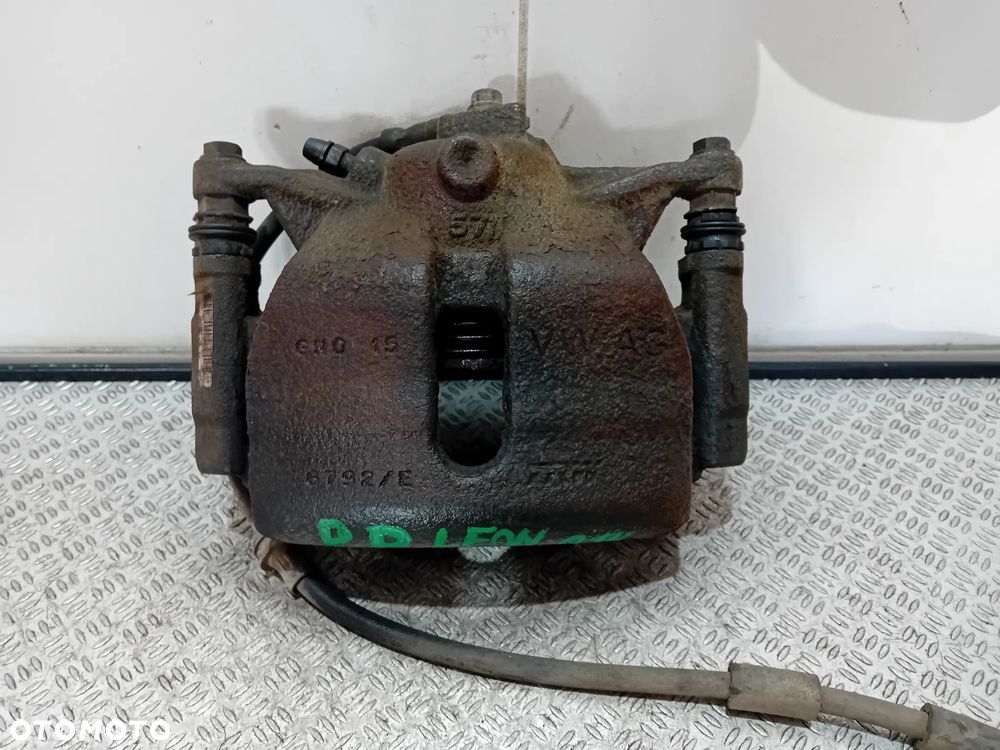 zacisk hamulcowy prawy przód Seat Leon III kombi 2014 - 2