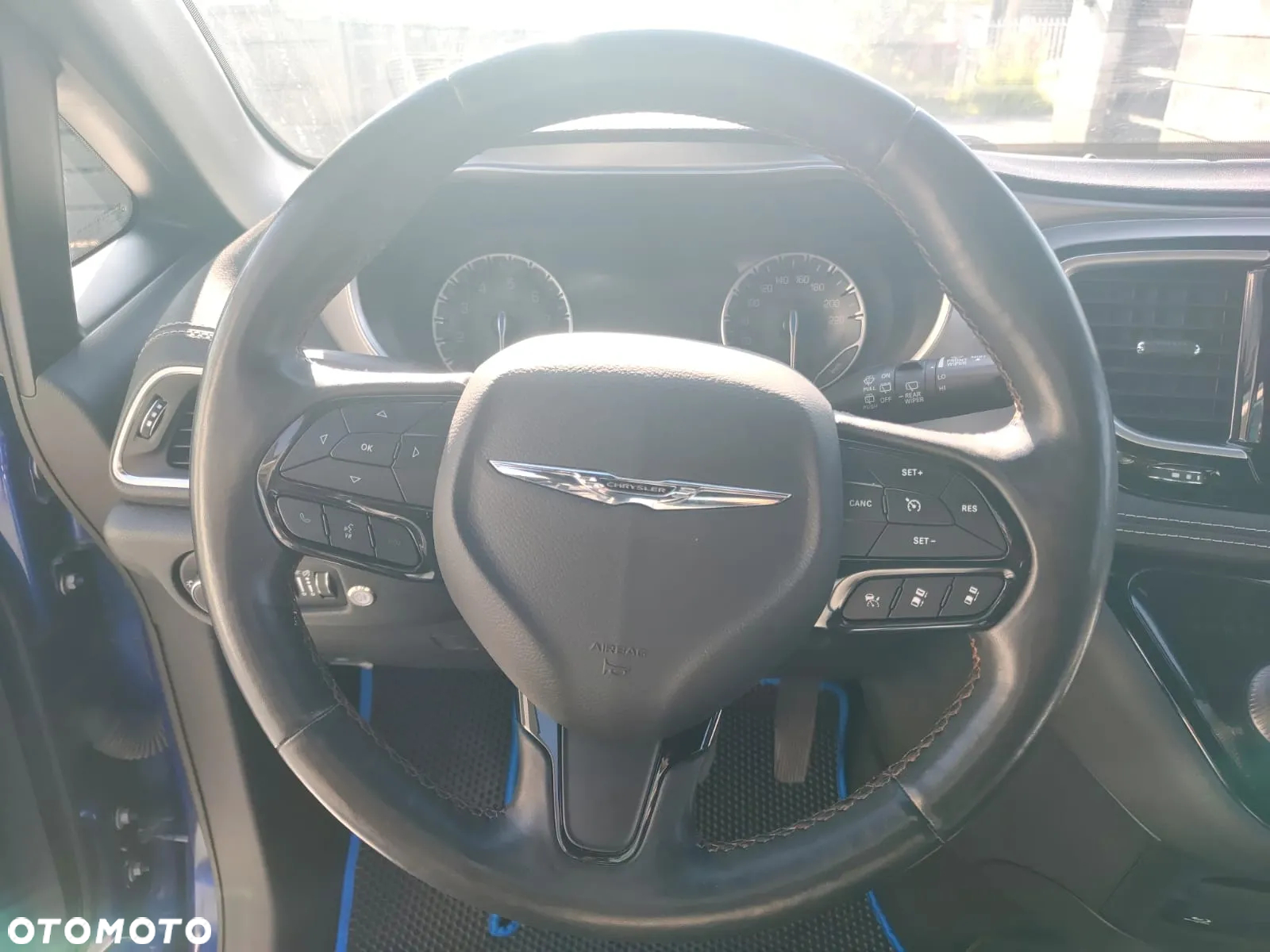 Chrysler Pacifica - 5