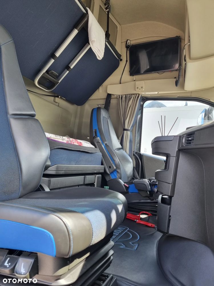 Volvo FH4 - 12
