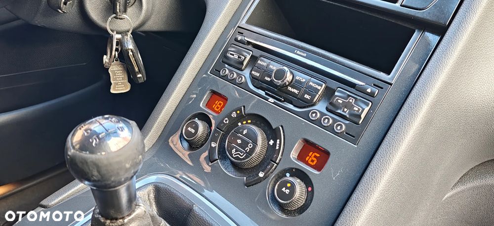Peugeot 5008 1.6 Premium - 27
