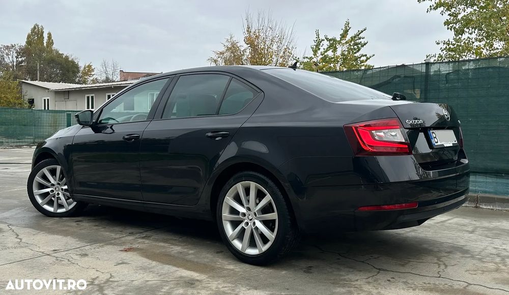 Skoda Octavia 1.6 TDI DSG Style - 10