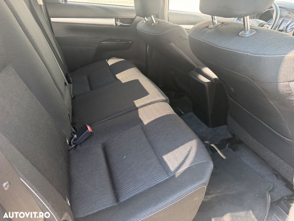 Toyota Hilux 2.4D 150CP 4x4 Double Cab 6MT Style - 18