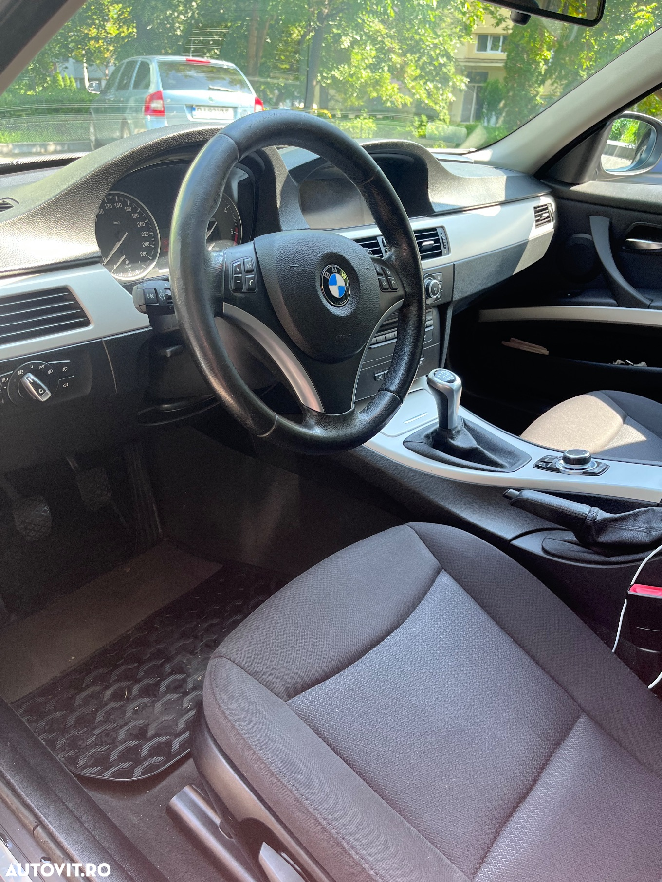 BMW Seria 3 320d DPF Touring - 9
