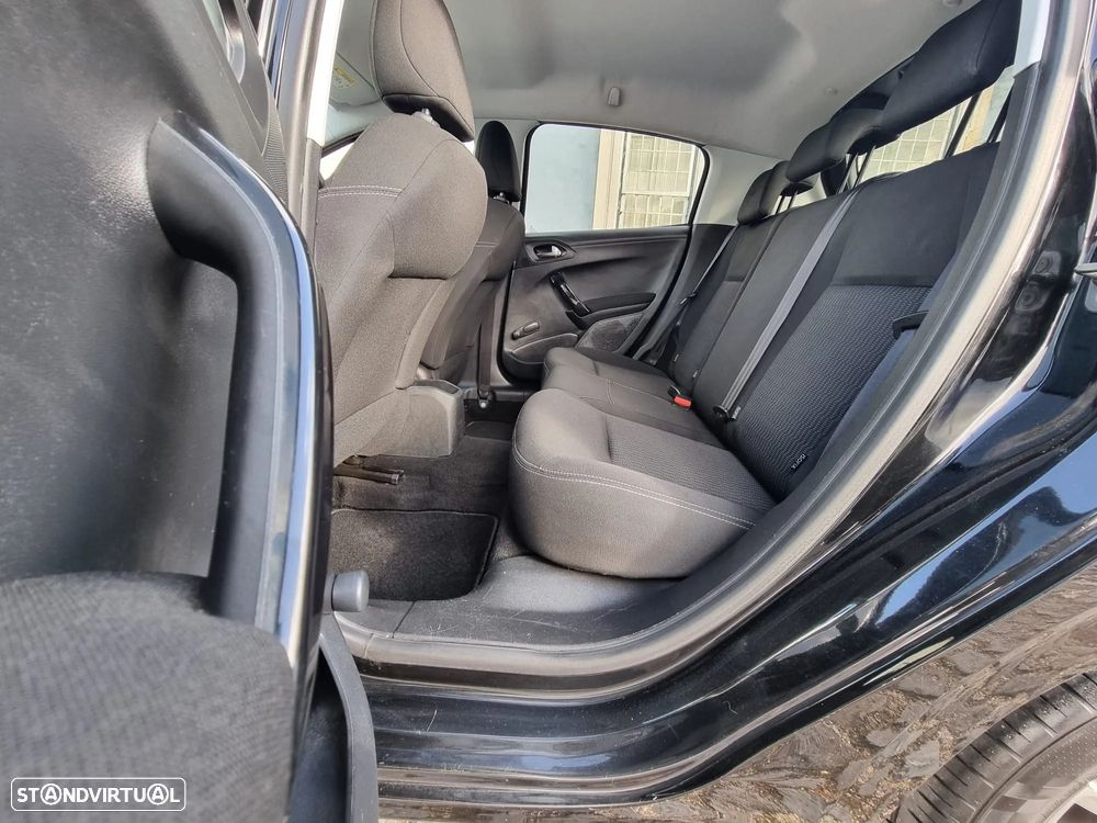 Peugeot 208 1.6 BlueHDi Style - 8
