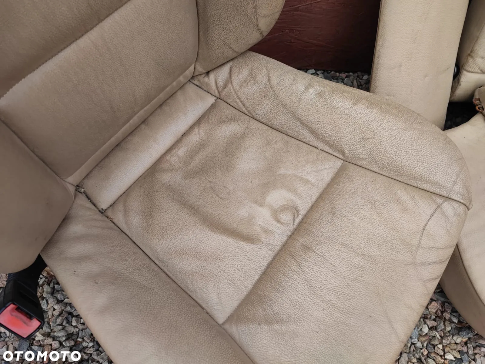 BMW E61. ORYGINALNE KOMPLETNE WNĘTRZE W KOLORZE BEŻOWYM ( FOTELE PRZEDNIE + KANAPA TYŁ + BOCZKI ) EUROPA O NR: 7 076 167 / 7 076 168 / 7 078 729 / 7 078 730 / 7 112 931 / 7 136 060 OEM. W DOBRYM STANIE. - 19