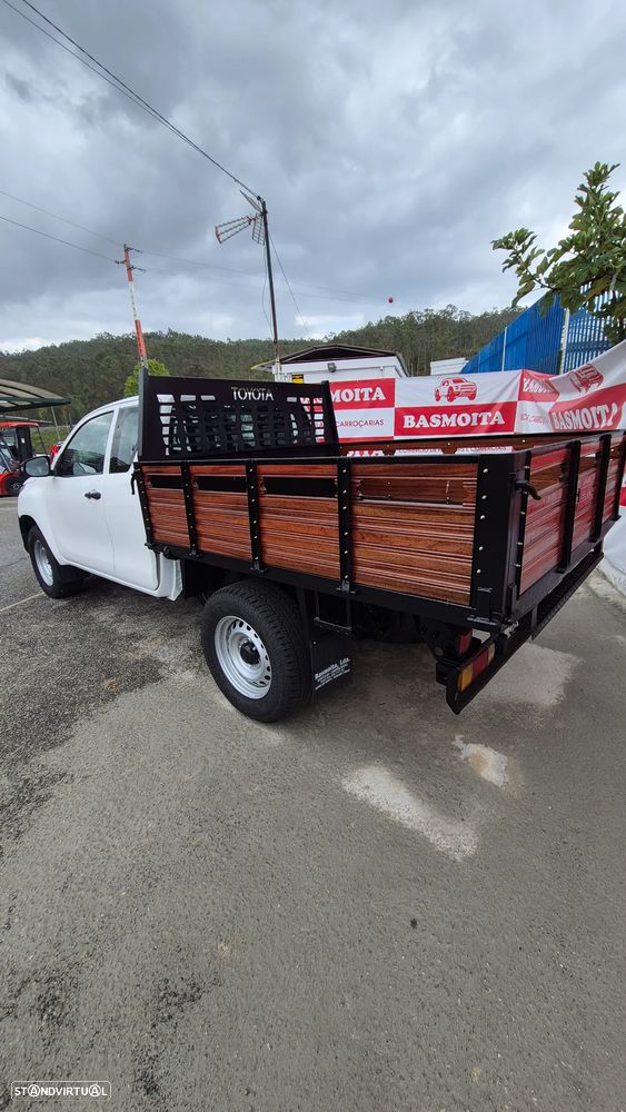 Toyota Hilux 2.4 D-4D 4WD CD CH - 4